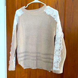 Adorable Tan Sweater w/ Lace detailed on sleeves